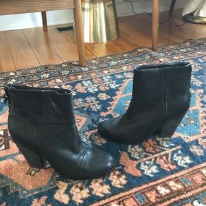 NWT. Rag & Bone. Newbury black booties. 41